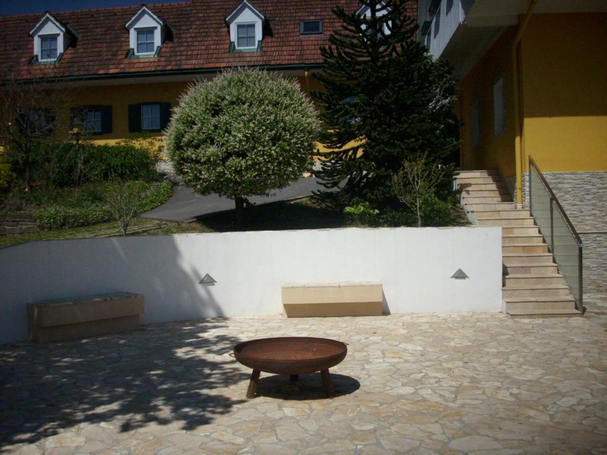 Gaestehaus Maxltoni Kitzeck im Sausal Ngoại thất bức ảnh